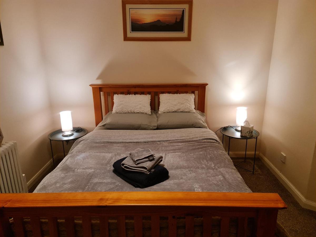 Ferienwohnung Comfortable 2 Bed Townhouse. Near To Amenities. Beith Exterior foto